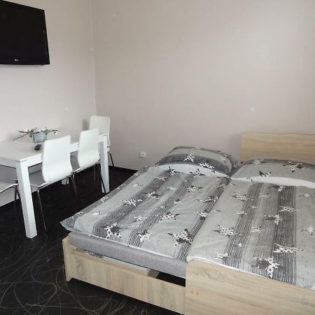 Apartman Lednicka Břeclav エクステリア 写真